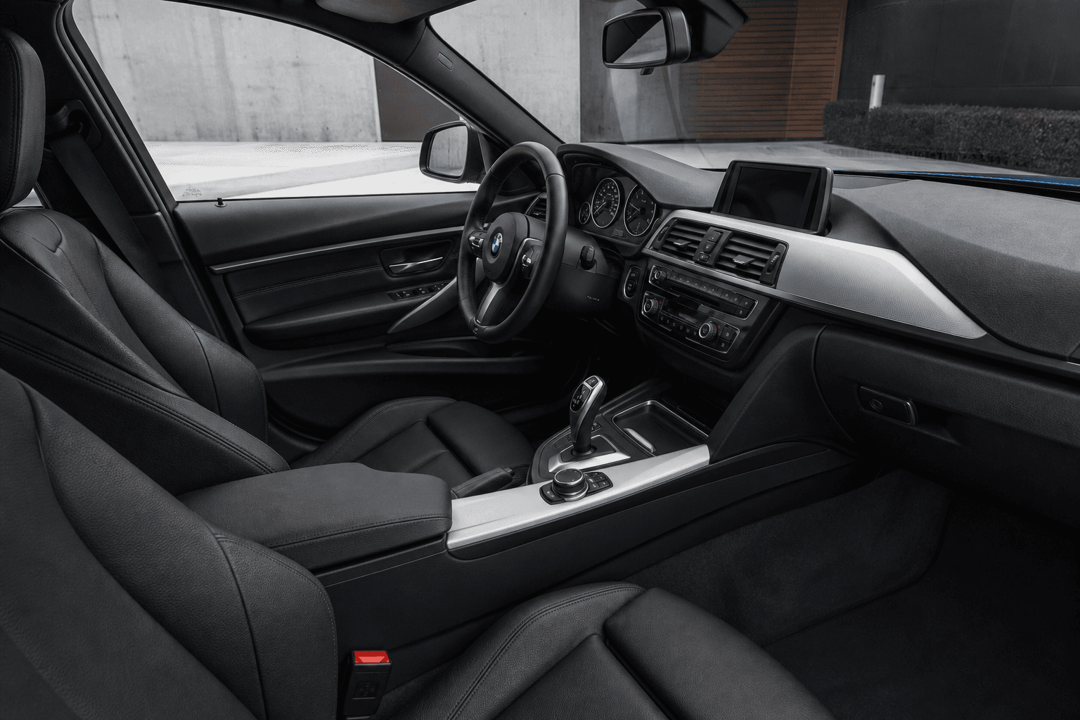 BMW 3 Series (318i / 320i) detail 2