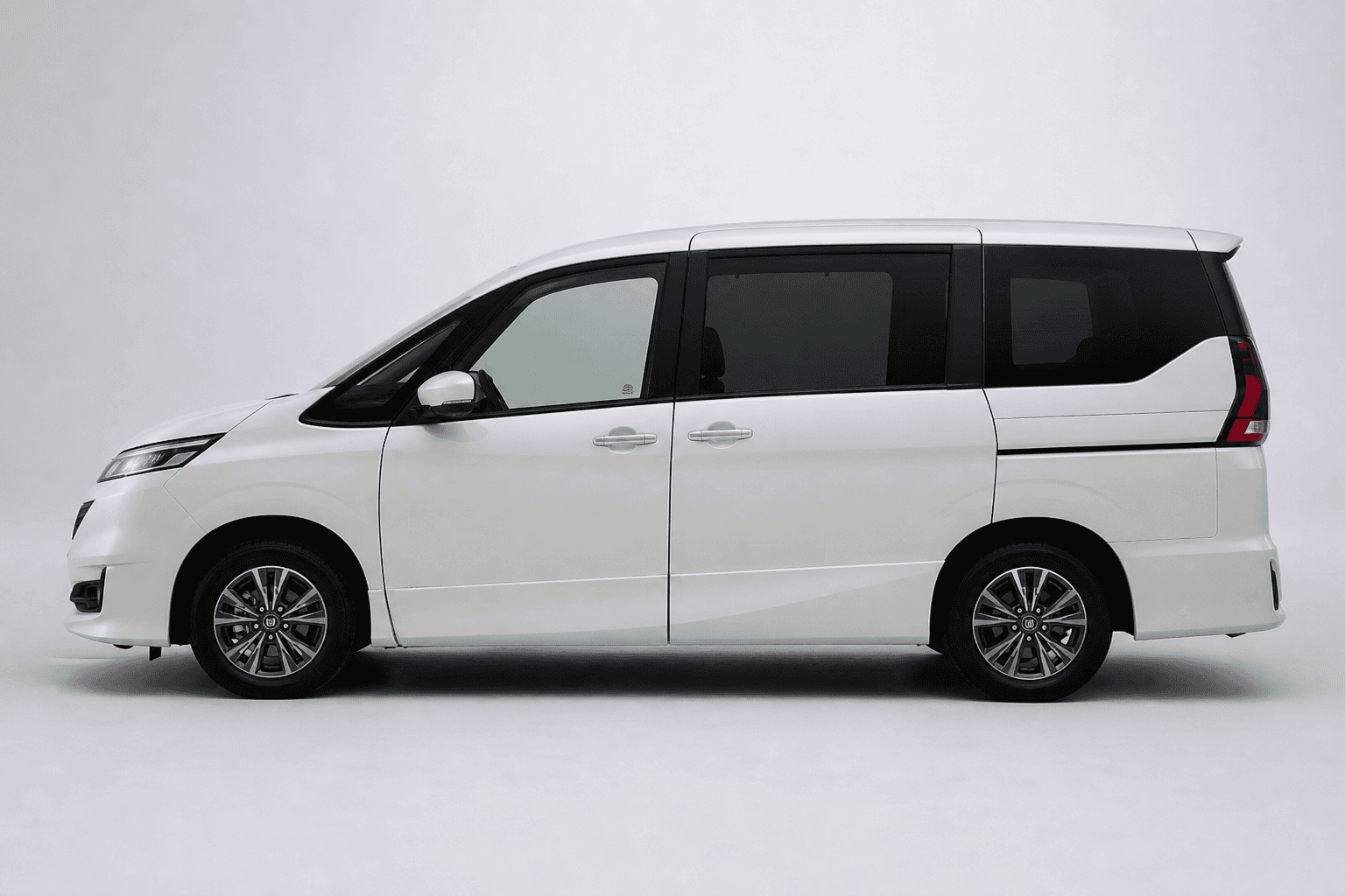 Nissan Serena e-POWER (Highway Star) detail 3