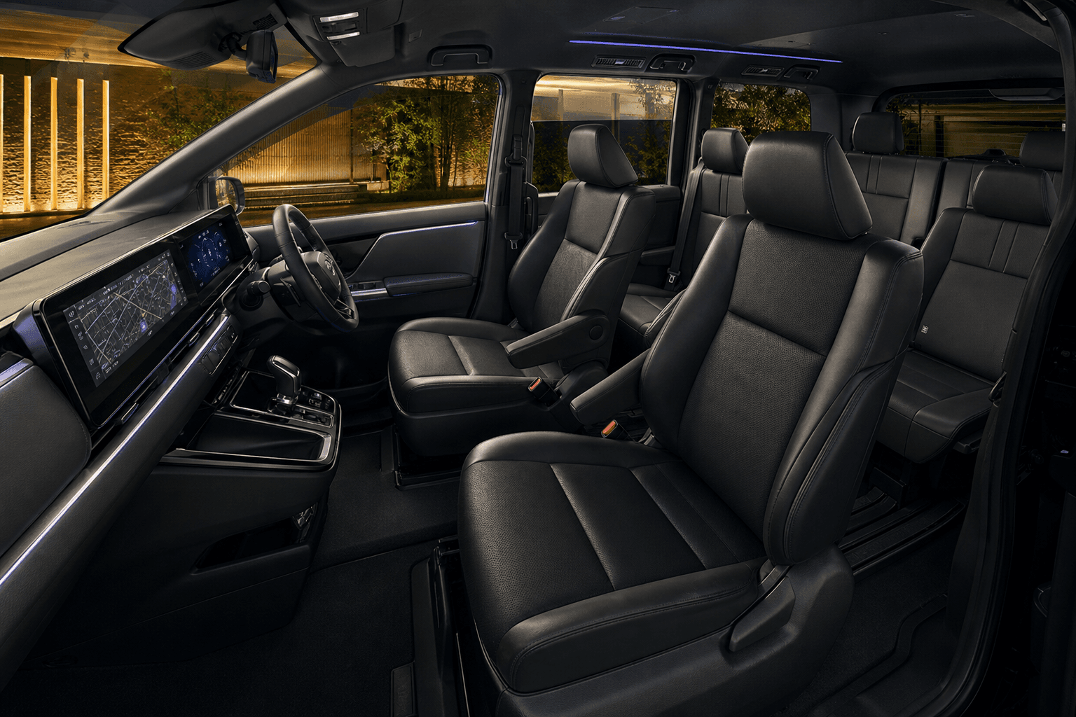 Noah / Voxy Hybrid S-Z interior